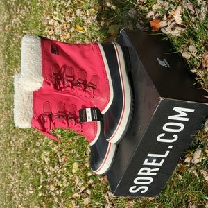 Sorel Winter Carnival Mountain Red Size 8.5 Women's